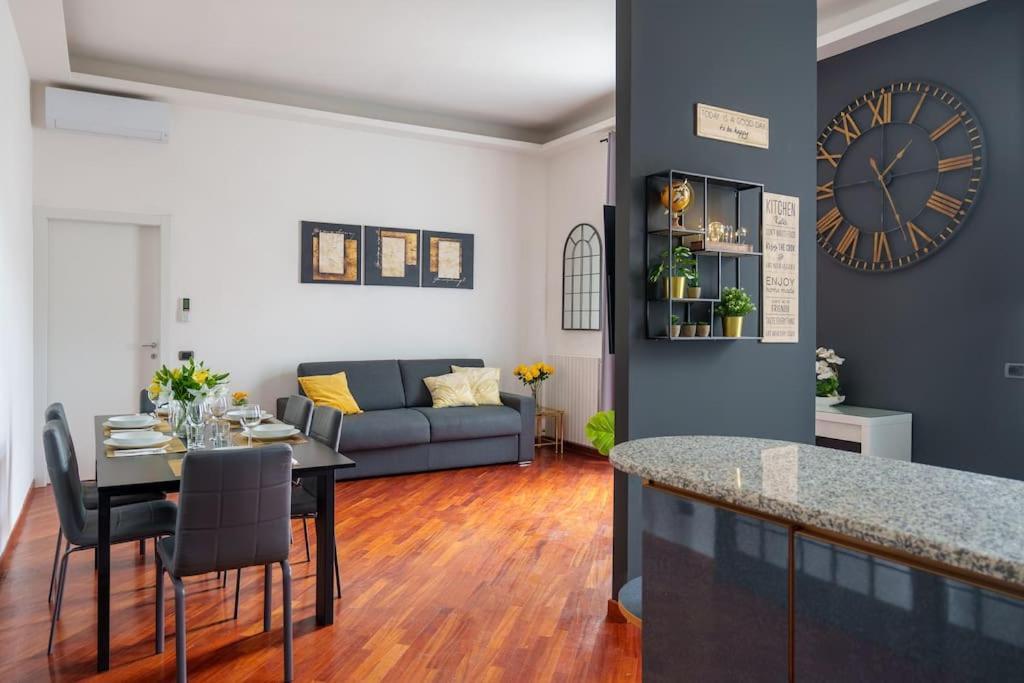 - Luxury In Porta Venezia Milan